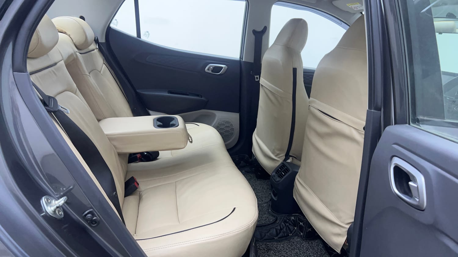 Used 2020 Hyundai Aura SX 1.2 (O) Petrol Petrol Manual interior RIGHT SIDE REAR DOOR CABIN VIEW