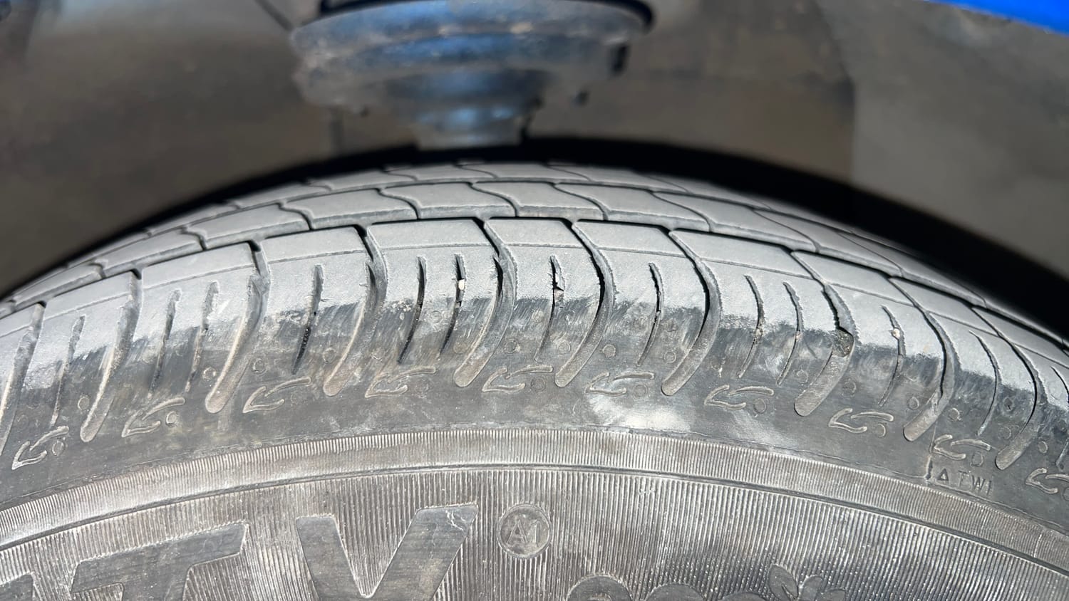 Used 2019 Hyundai Grand i10 Magna 1.2 Kappa VTVT Petrol Manual tyres RIGHT FRONT TYRE TREAD VIEW
