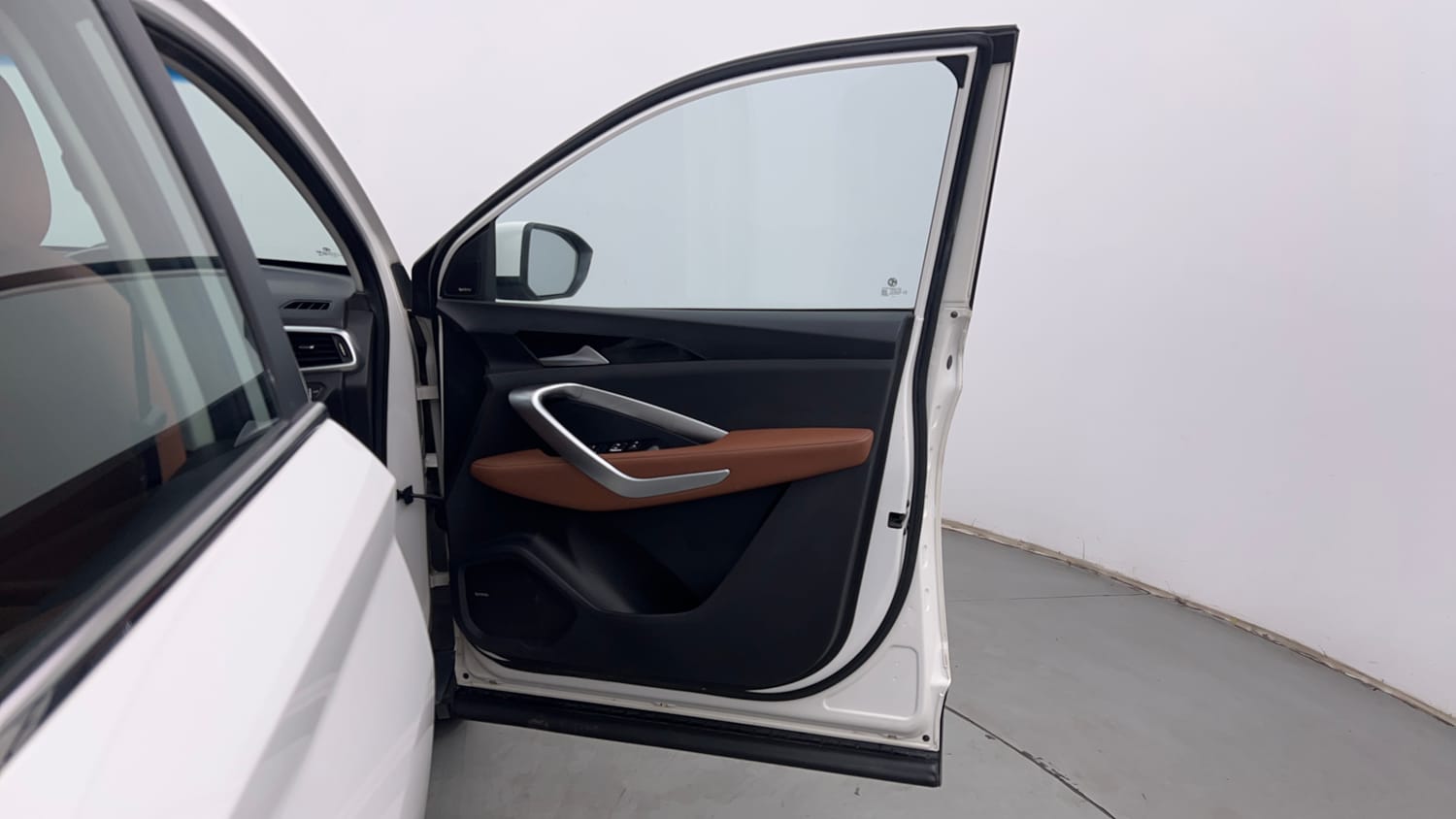 Used 2021 MG Motors Hector Plus Sharp 2.0 Diesel Turbo MT 6-STR Diesel Manual interior RIGHT FRONT DOOR OPEN VIEW