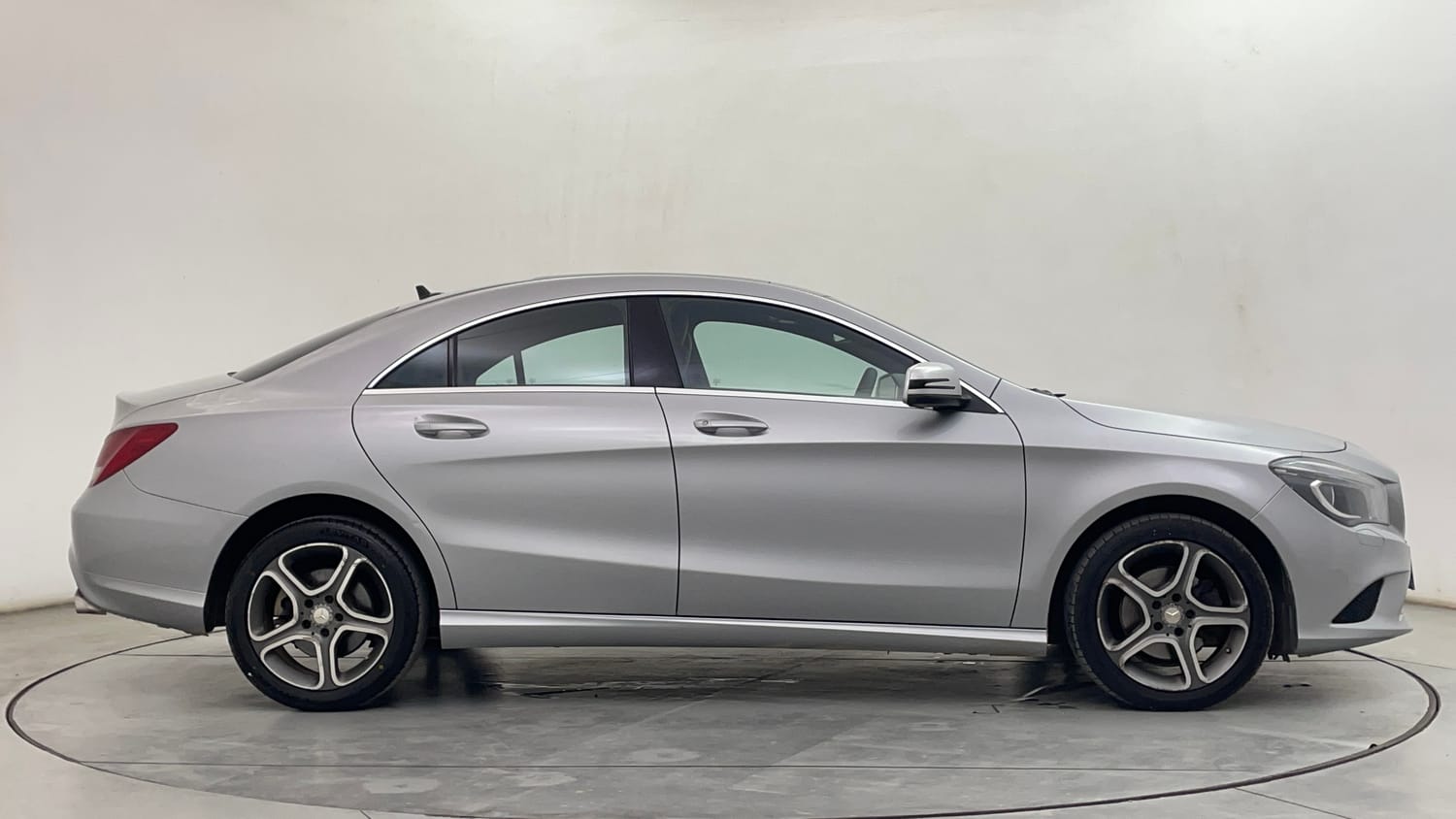 Used 2016 Mercedes-Benz CLA 200 CDI Sport Diesel Automatic exterior RIGHT SIDE VIEW