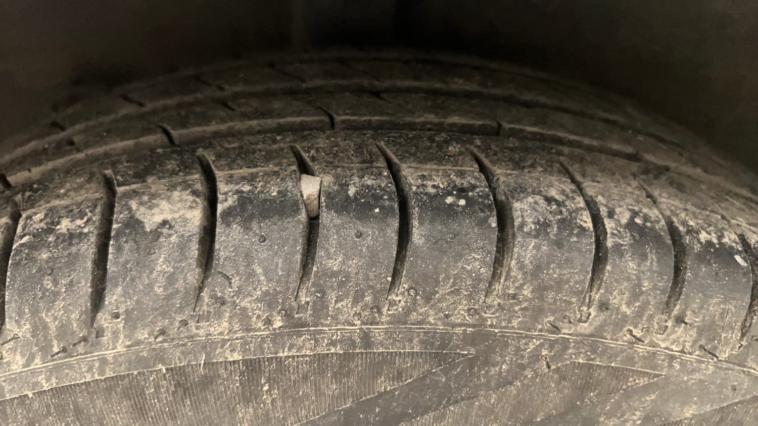 Used 2014 Hyundai Grand i10 Sportz 1.2 Kappa VTVT Petrol Manual tyres RIGHT REAR TYRE TREAD VIEW