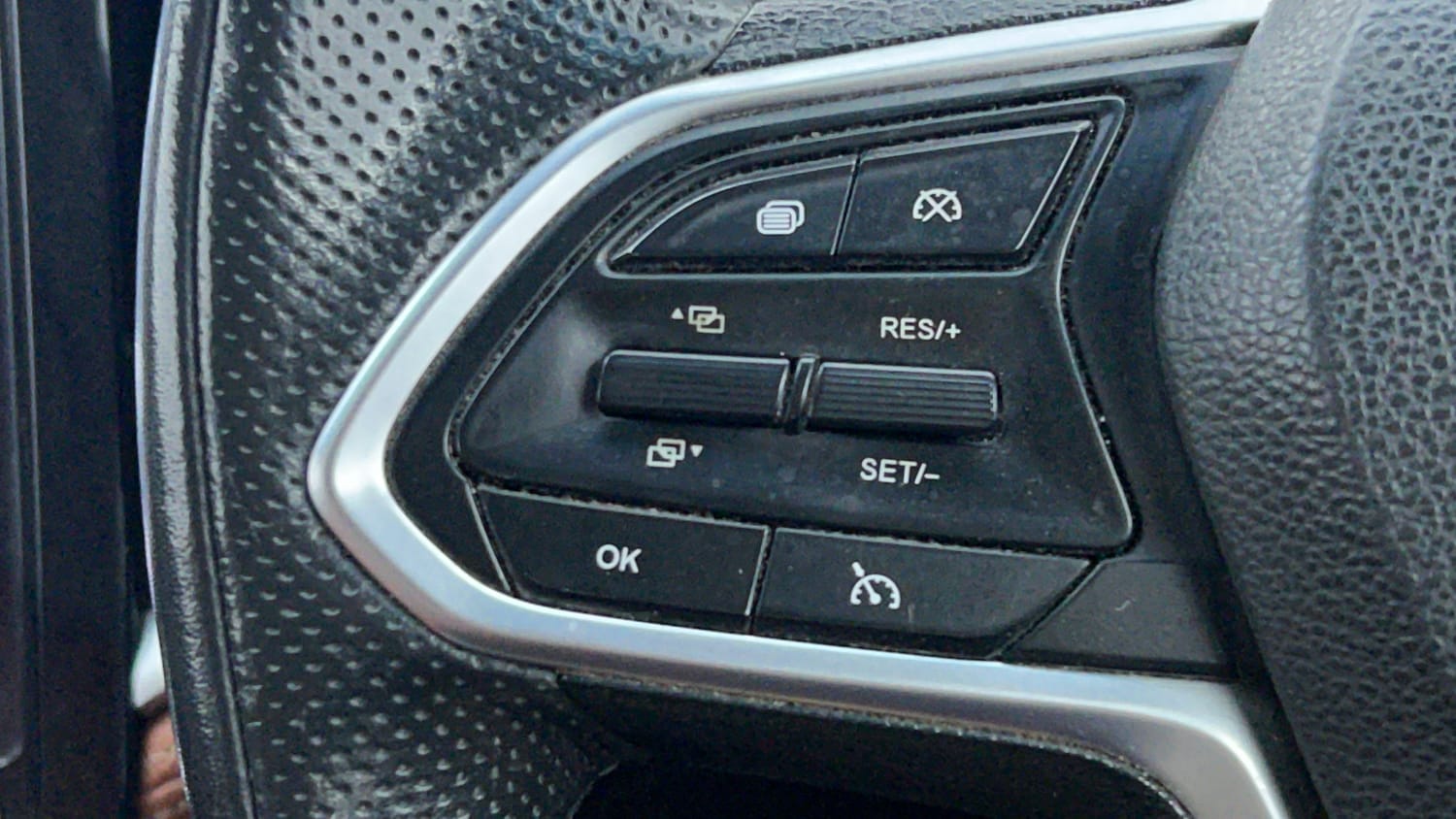Used 2021 MG Motors Hector Plus Sharp 2.0 Diesel Turbo MT 6-STR Diesel Manual top_features Cruise control