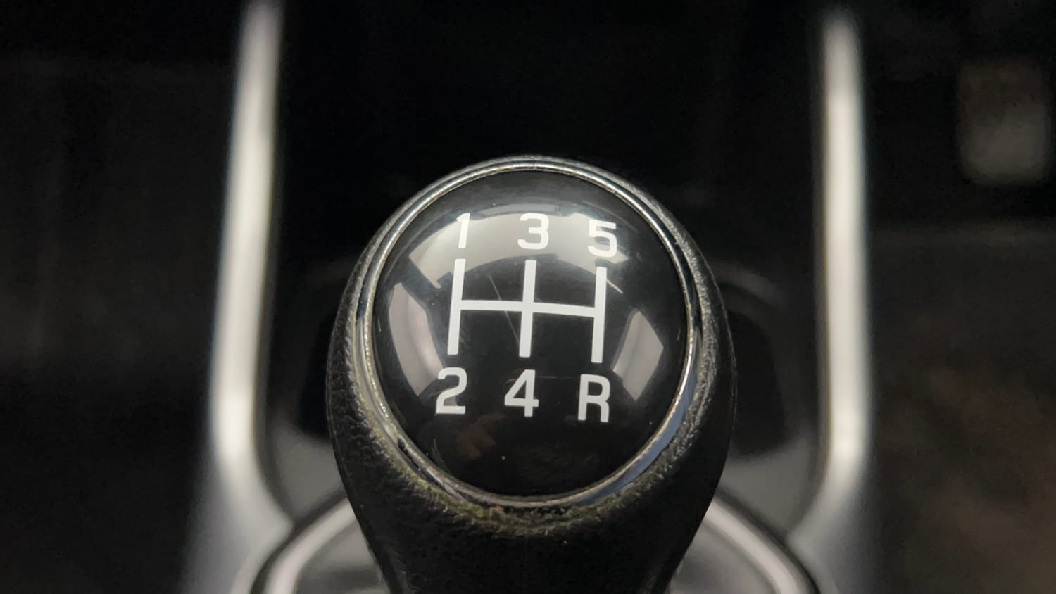 Used 2022 Maruti Suzuki Ignis Delta 1.2 MT Petrol Manual interior GEAR  KNOB VIEW
