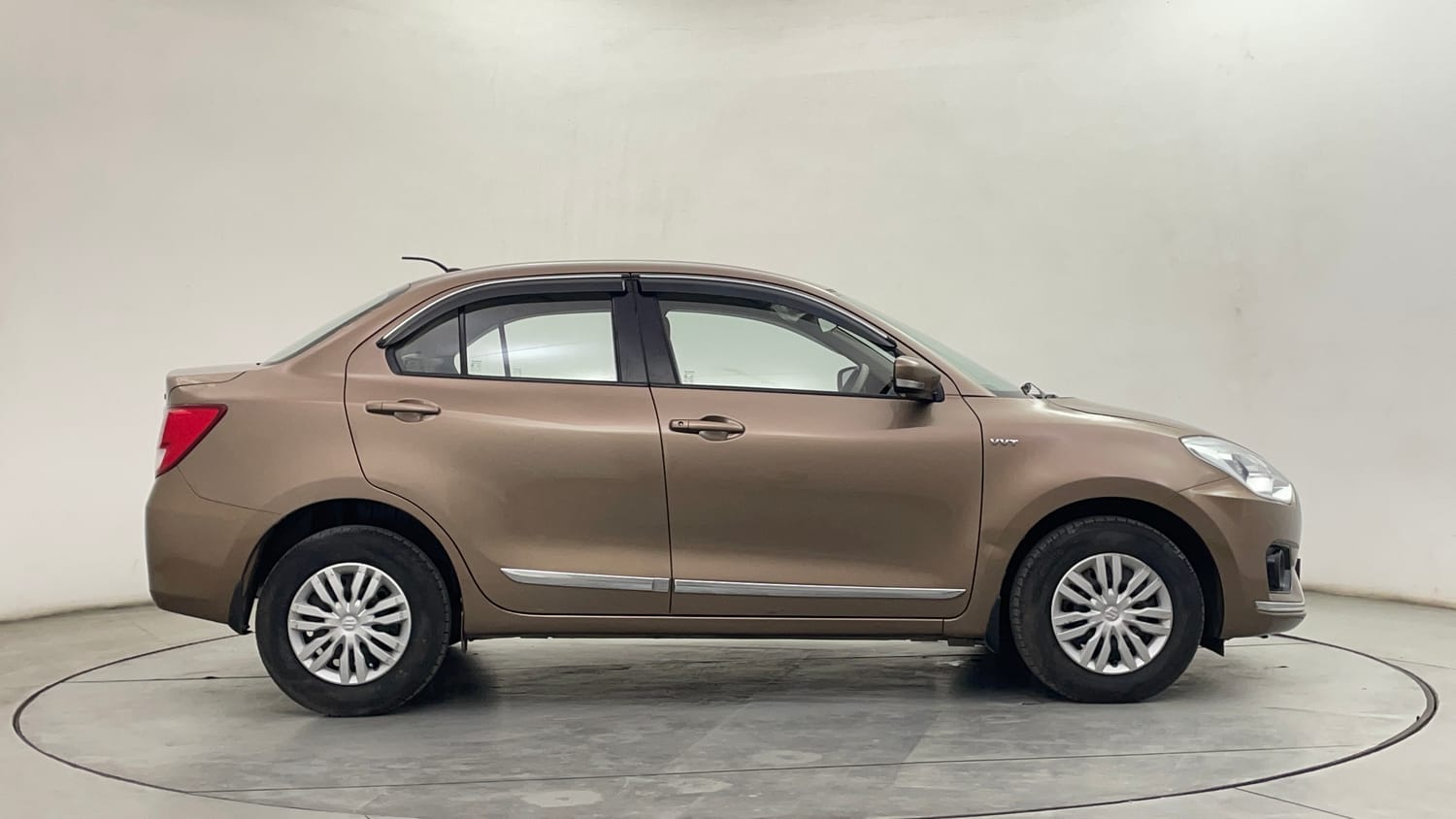 Used 2018 Maruti Suzuki Dzire VXi AMT Petrol Automatic exterior RIGHT SIDE VIEW