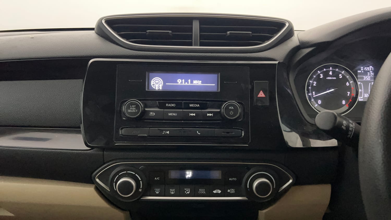 Used 2021 Honda Amaze 1.2 V MT Petrol Petrol Manual interior MUSIC SYSTEM & AC CONTROL VIEW