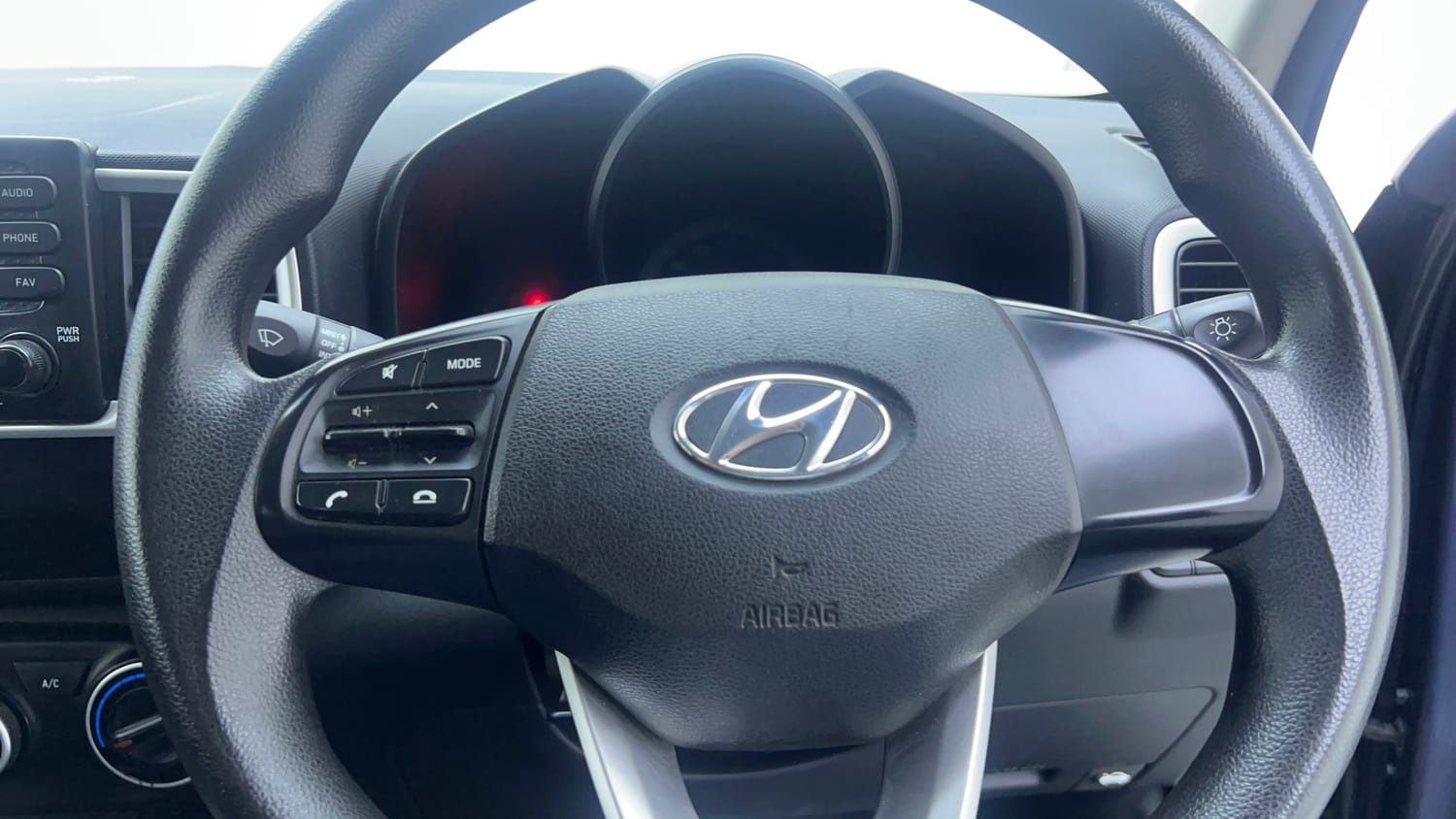 Used 2019 Hyundai Venue S 1.2 Petrol Petrol Manual top_features Steering mounted controls