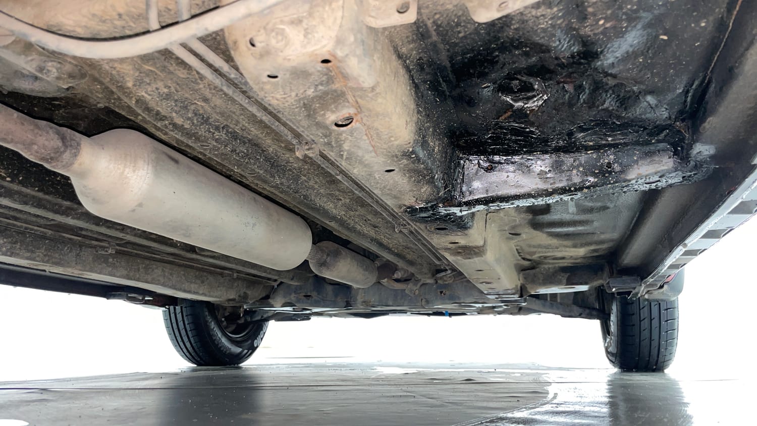 Used 2015 Maruti Suzuki Swift VXi Petrol Manual extra REAR RIGHT UNDERBODY VIEW
