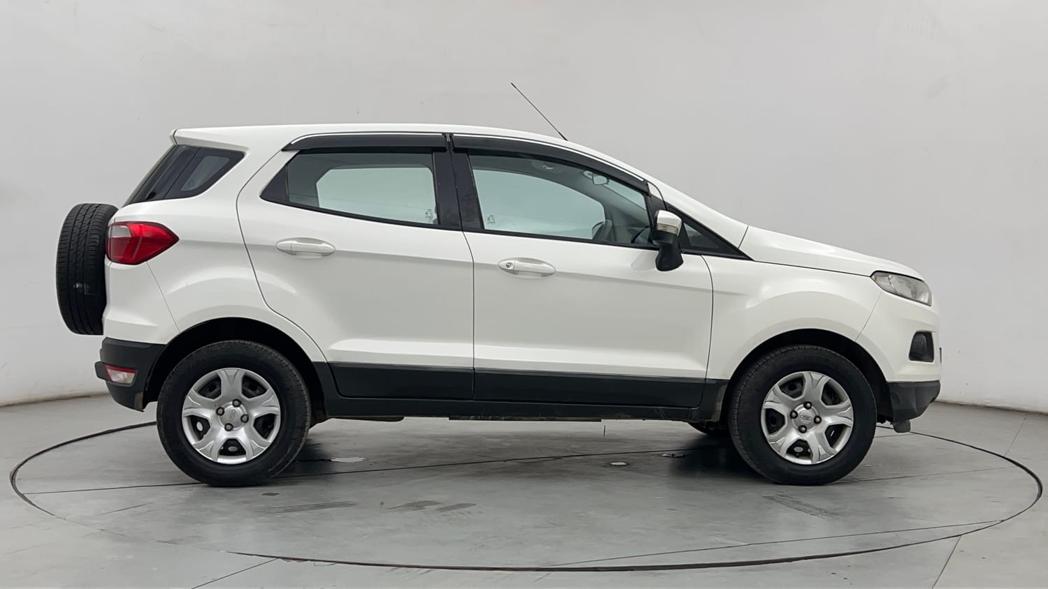 Used 2017 Ford EcoSport Trend 1.5L TDCi Diesel Manual exterior RIGHT SIDE VIEW