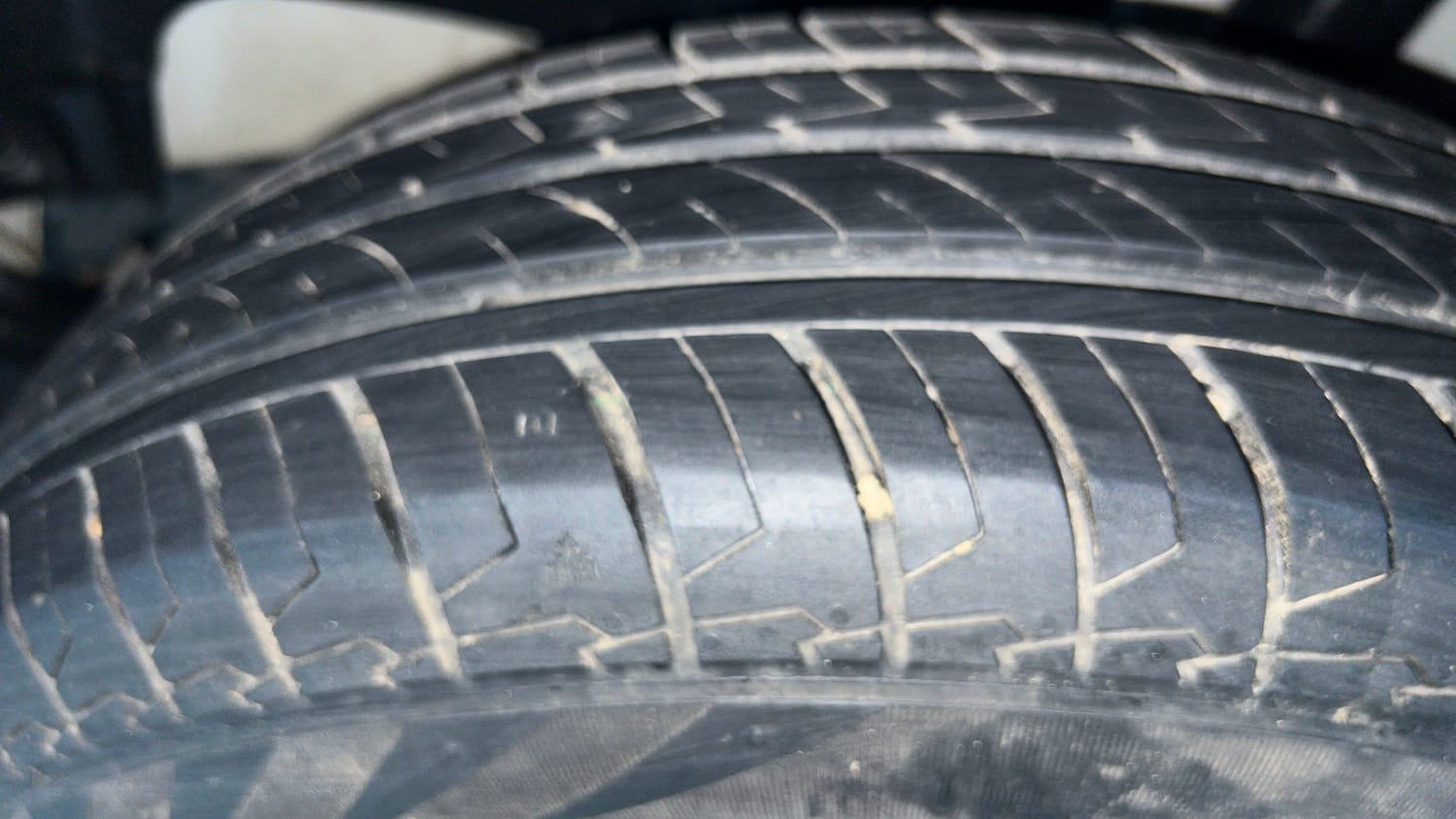 Used 2023 Maruti Suzuki Swift LXi Petrol Manual tyres LEFT REAR TYRE TREAD VIEW