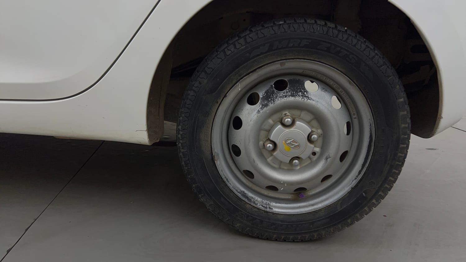 Used 2018 Hyundai Eon Era + Petrol Manual tyres LEFT REAR TYRE RIM VIEW