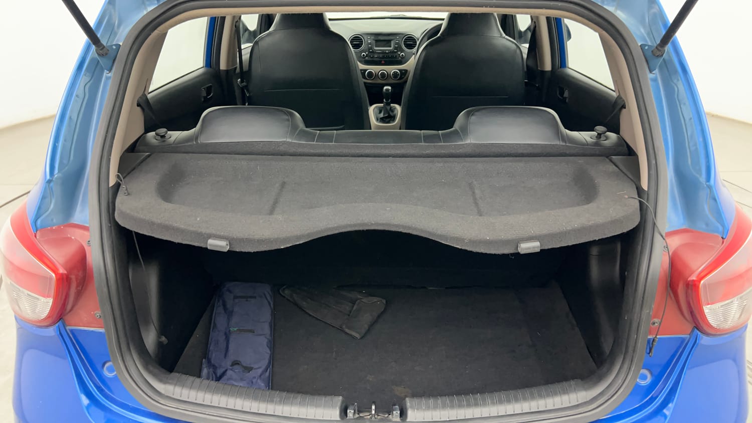 Used 2019 Hyundai Grand i10 Magna 1.2 Kappa VTVT Petrol Manual interior DICKY INSIDE VIEW