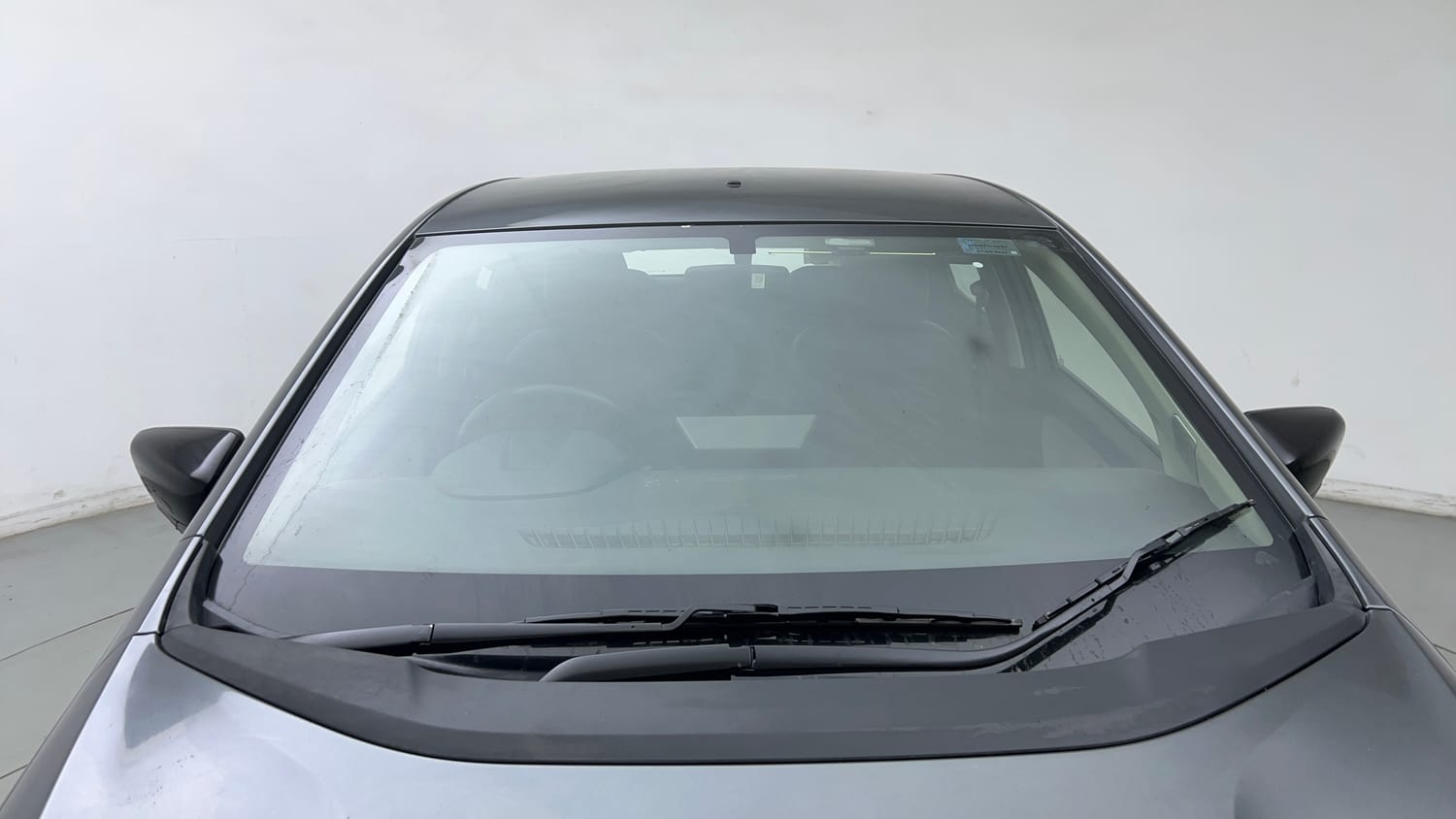 Used 2022 Tata Altroz XE Petrol Petrol Manual exterior FRONT WINDSHIELD VIEW