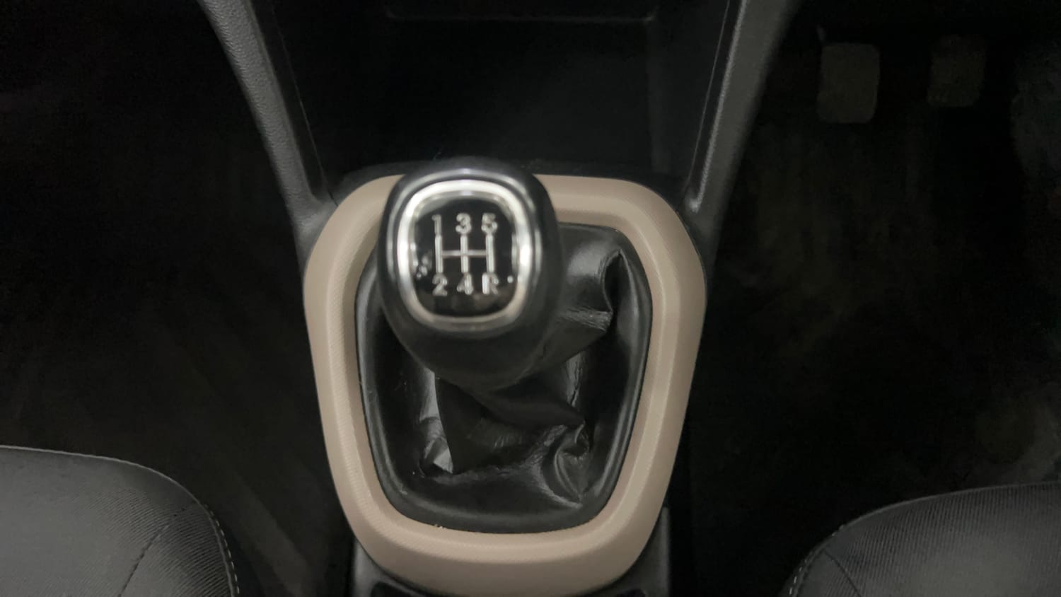 Used 2014 Hyundai Grand i10 Sportz 1.2 Kappa VTVT Petrol Manual interior GEAR  KNOB VIEW