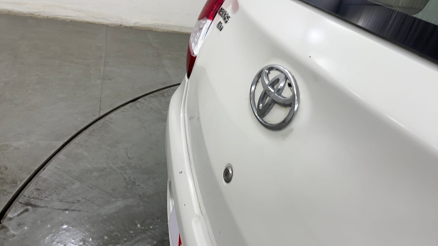 Used 2014 Toyota Etios Liva GD Diesel Manual dents MINOR SCRATCH