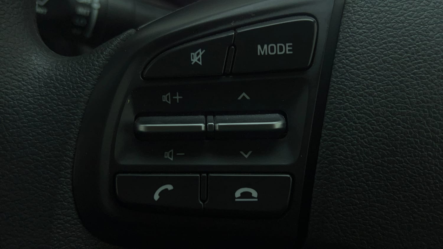 Used 2026 Hyundai Grand i10 Nios Magna 1.2 Kappa Petrol Manual top_features Steering mounted controls
