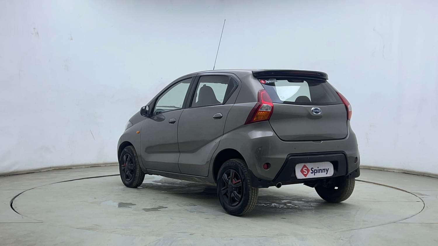 Used 2016 Datsun Redi-GO S Petrol Manual exterior LEFT REAR CORNER VIEW