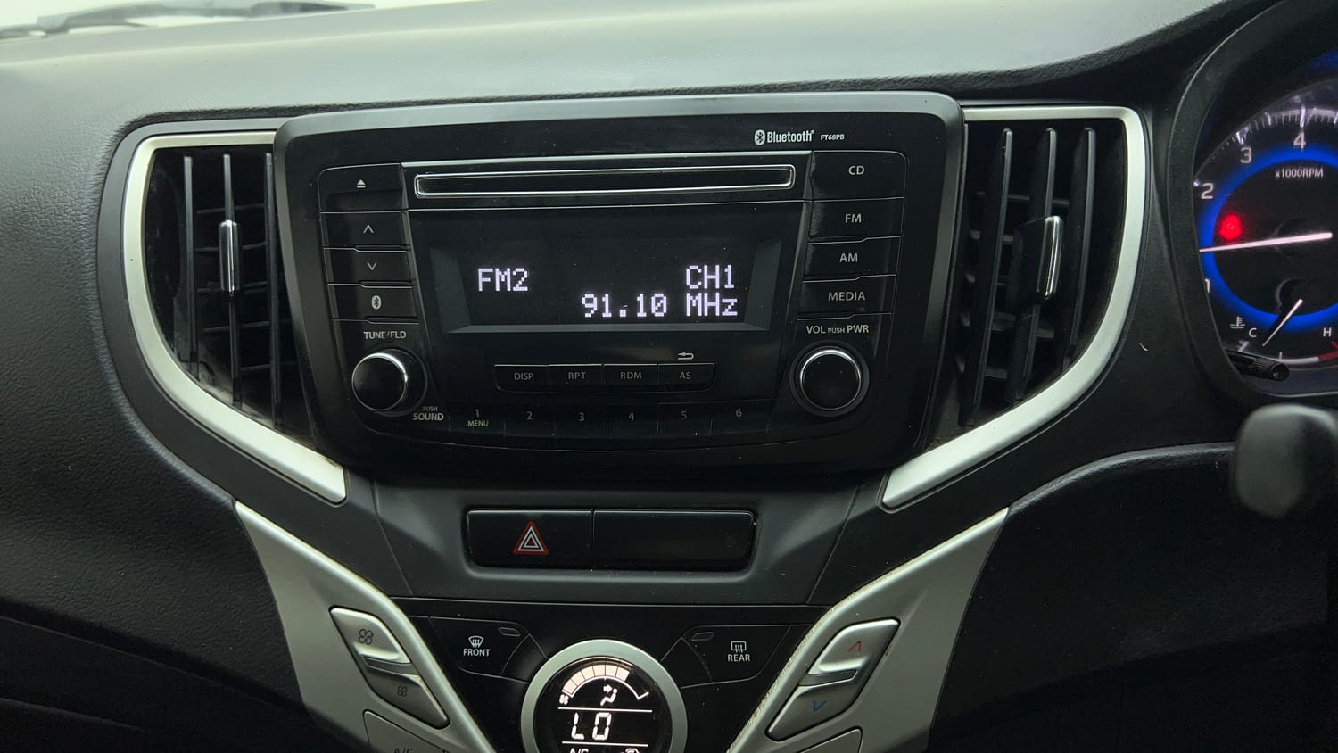 Used 2017 Maruti Suzuki Baleno Delta 1.2 Petrol Manual top_features Integrated (in-dash) music system