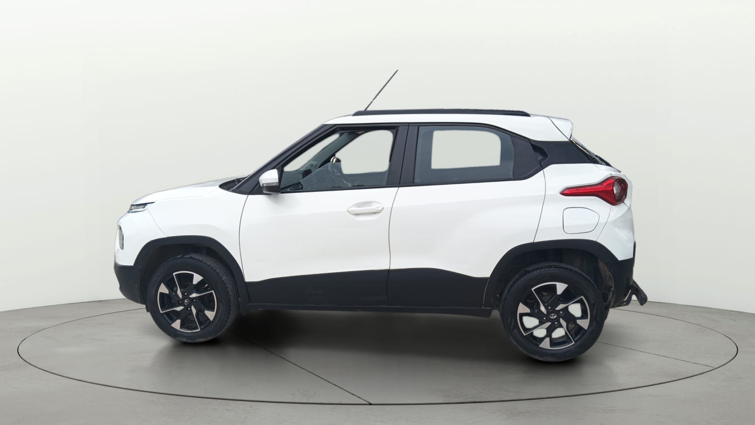 Used 2022 Tata Punch Creative MT Petrol Manual exterior LEFT SIDE VIEW