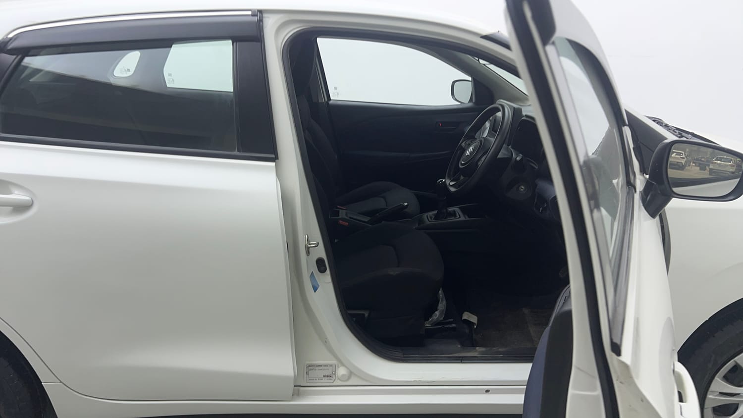 Used 2022 Maruti Suzuki Baleno Delta MT Petrol Manual interior RIGHT SIDE FRONT DOOR CABIN VIEW