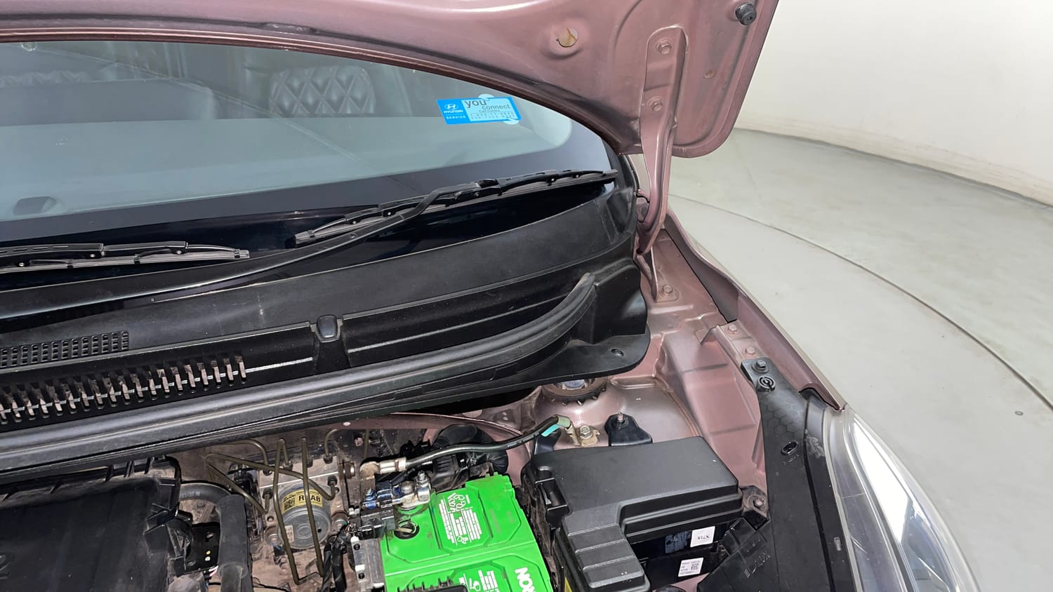 Used 2020 Hyundai Aura SX Plus 1.2 AMT Petrol Petrol Automatic engine ENGINE LEFT SIDE HINGE & APRON VIEW