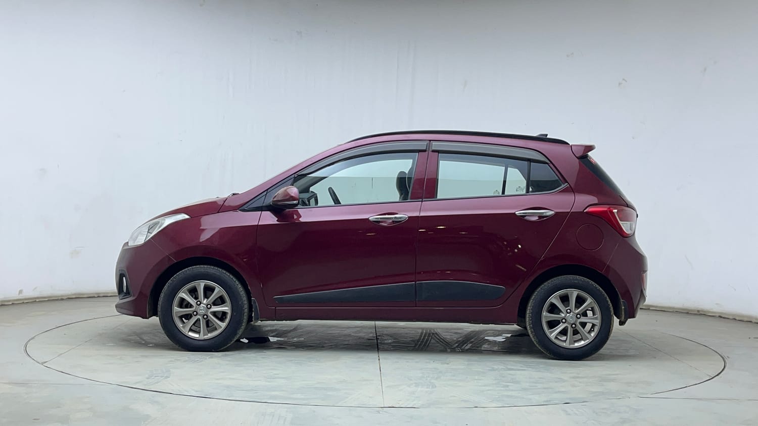 Used 2017 Hyundai Grand i10 Asta 1.1 CRDi Diesel Manual exterior LEFT SIDE VIEW