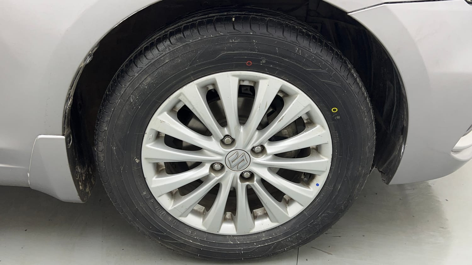 Used 2018 Maruti Suzuki Ciaz Delta Hybrid 1.5 Petrol Manual tyres RIGHT FRONT TYRE RIM VIEW