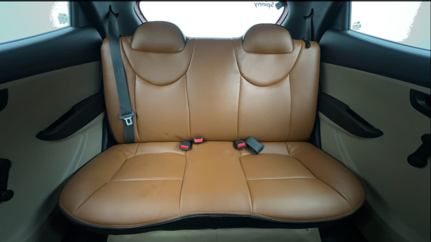 Used 2014 Hyundai Eon Magna + Petrol Manual interior REAR SEAT CONDITION VIEW