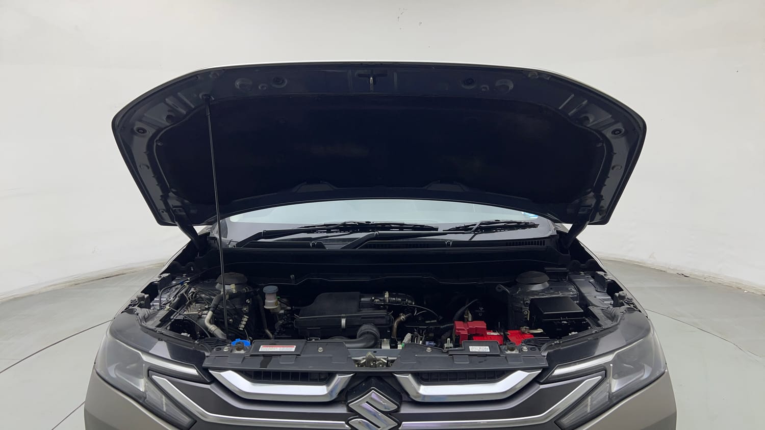 Used 2023 Maruti Suzuki Brezza VXi Petrol Manual engine ENGINE & BONNET OPEN FRONT VIEW