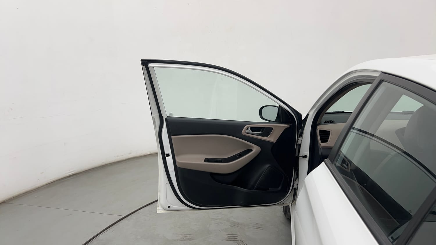 Used 2017 Hyundai Elite i20 Asta 1.2 Petrol Manual interior LEFT FRONT DOOR OPEN VIEW