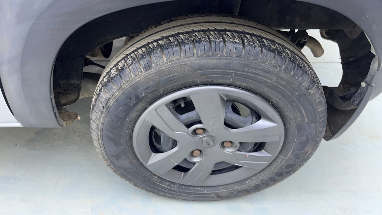 Used 2016 Renault Kwid 1.0 RXT Petrol Manual tyres LEFT REAR TYRE RIM VIEW