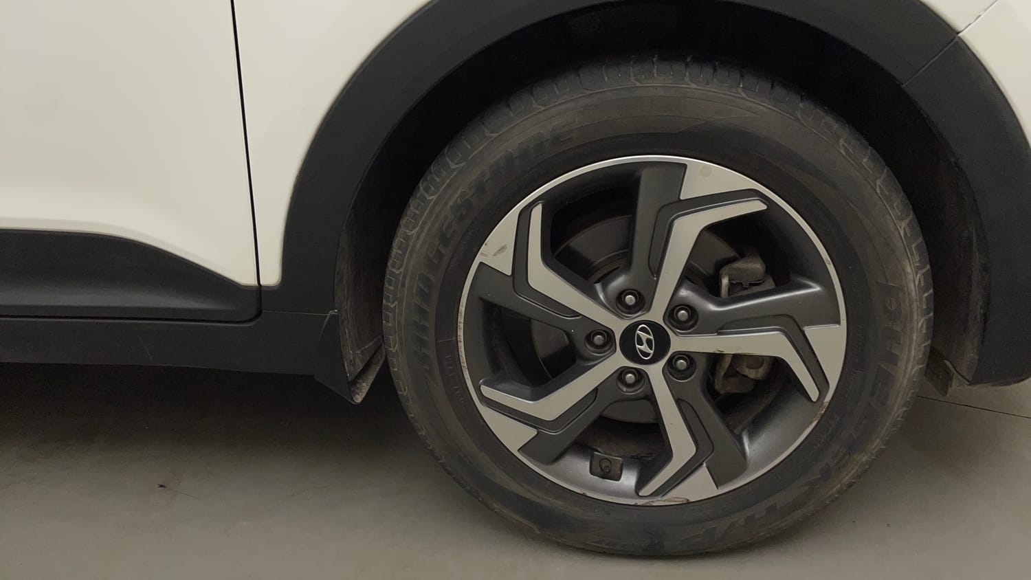 Used 2019 Hyundai Creta SX 1.6 AT Petrol Petrol Automatic tyres RIGHT FRONT TYRE RIM VIEW