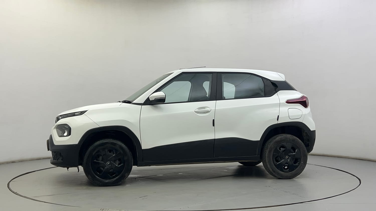 Used 2022 Tata Punch Adventure Rhythm Pack MT Petrol Manual exterior LEFT SIDE VIEW