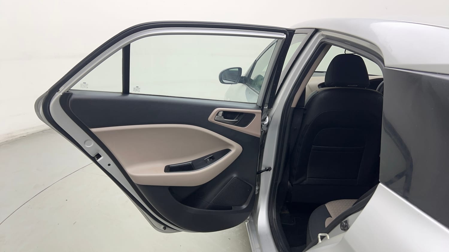 Used 2017 Hyundai Elite i20 Magna Executive 1.2 Petrol Manual interior LEFT REAR DOOR OPEN VIEW