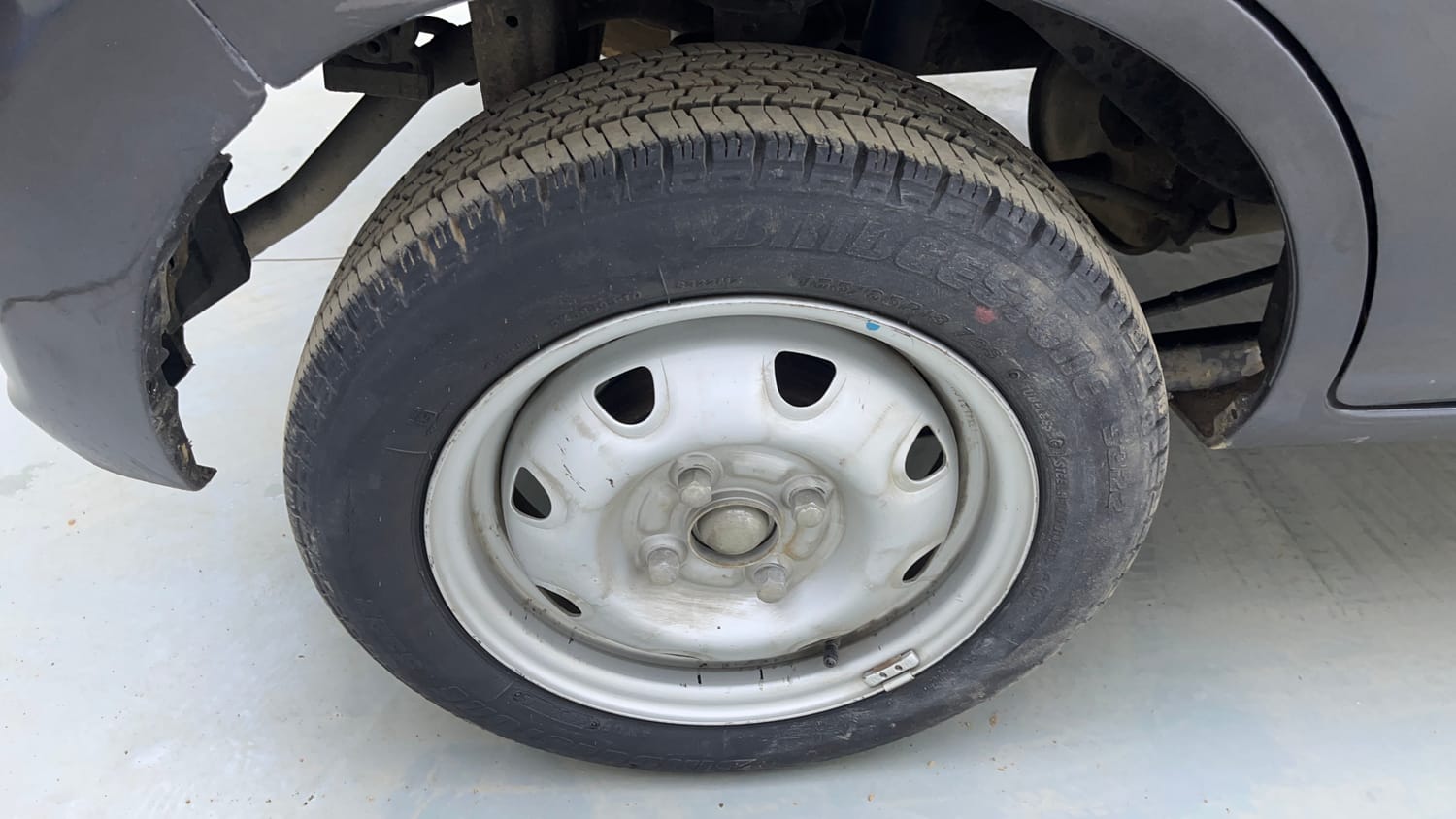 Used 2015 Maruti Suzuki Alto K10 LXi Petrol Manual tyres RIGHT REAR TYRE RIM VIEW