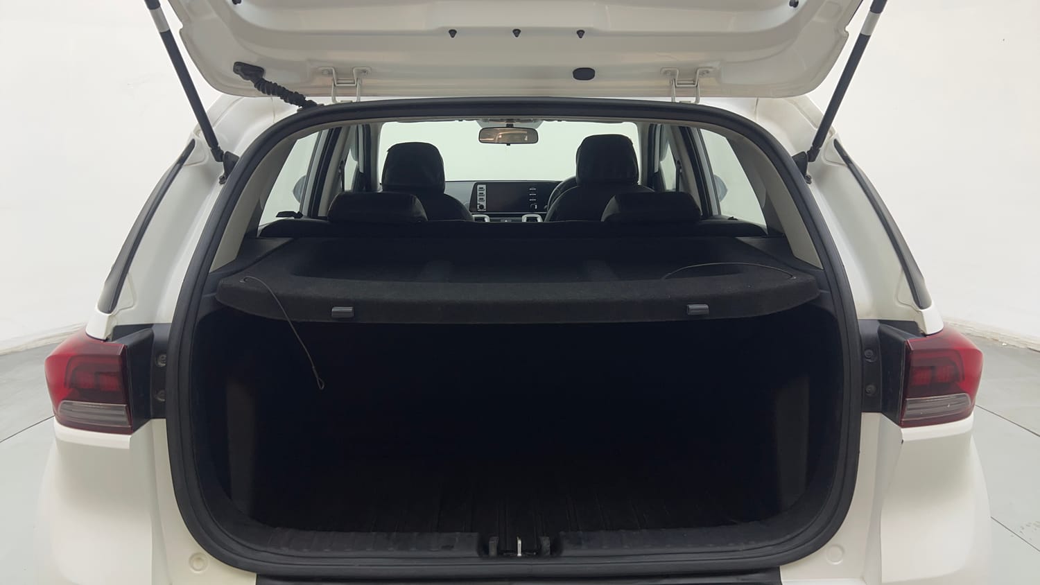 Used 2021 Kia Sonet HTX 1.5 Diesel Manual interior DICKY INSIDE VIEW
