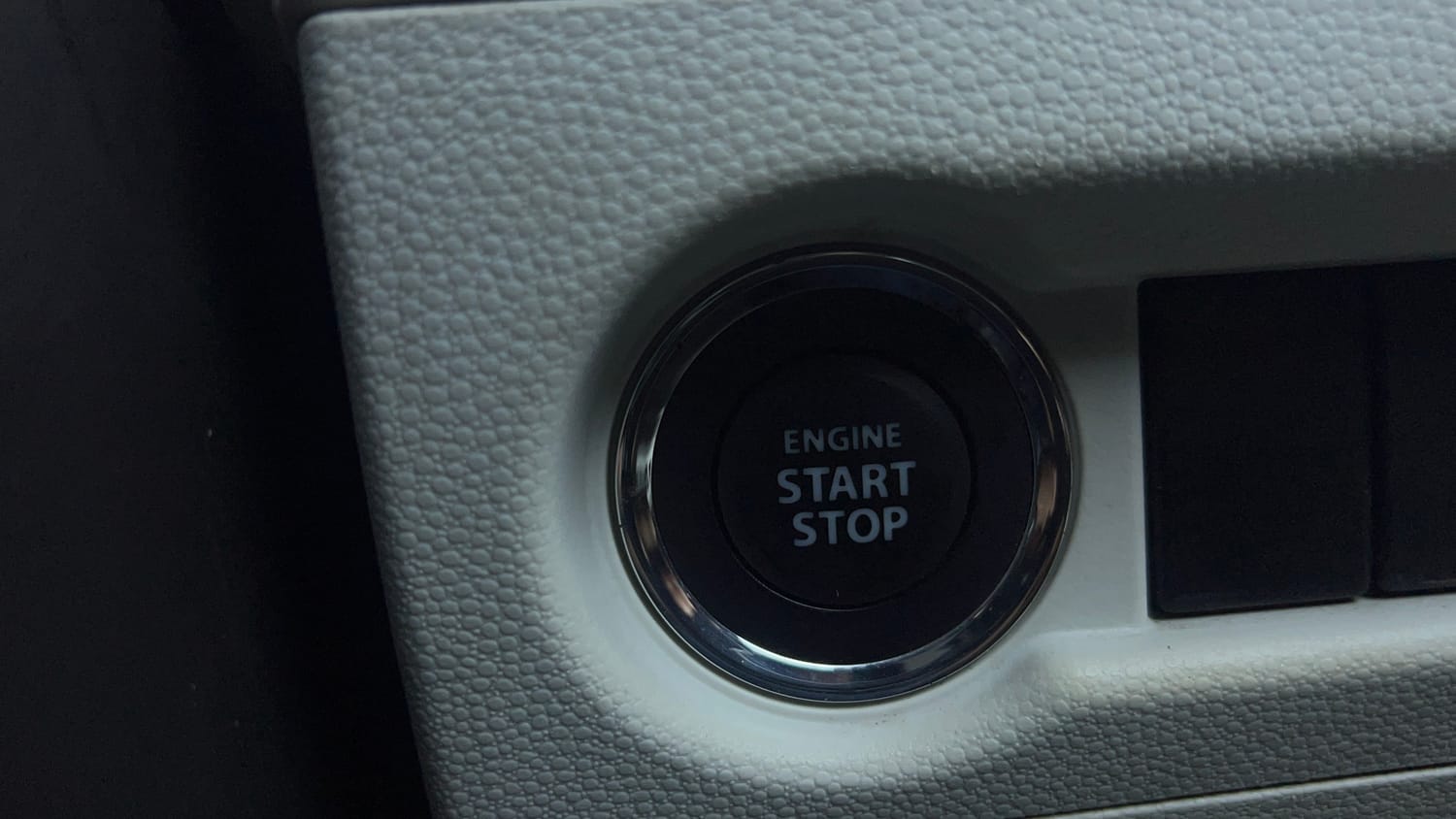 Used 2021 Maruti Suzuki Ignis Zeta 1.2 AMT Petrol Automatic top_features Keyless start