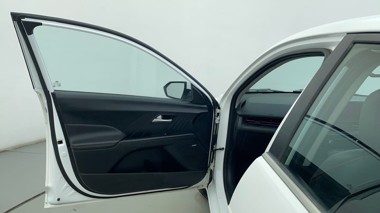 Used 2023 Hyundai Verna SX (O) 1.5 Turbo Petrol MT Petrol Manual interior LEFT FRONT DOOR OPEN VIEW