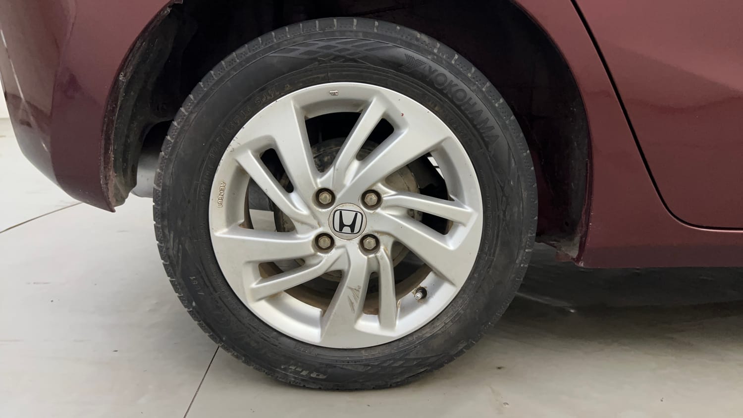 Used 2015 Honda Jazz V Petrol Petrol Manual tyres RIGHT REAR TYRE RIM VIEW