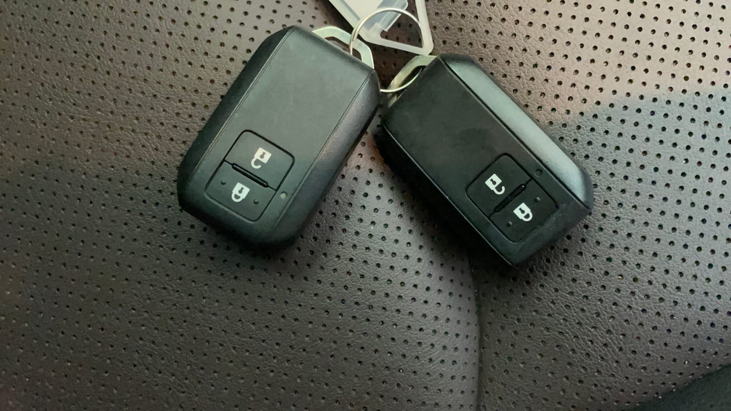 Used 2023 Maruti Suzuki Grand Vitara Alpha Smart Hybrid Petrol Manual extra CAR KEY VIEW