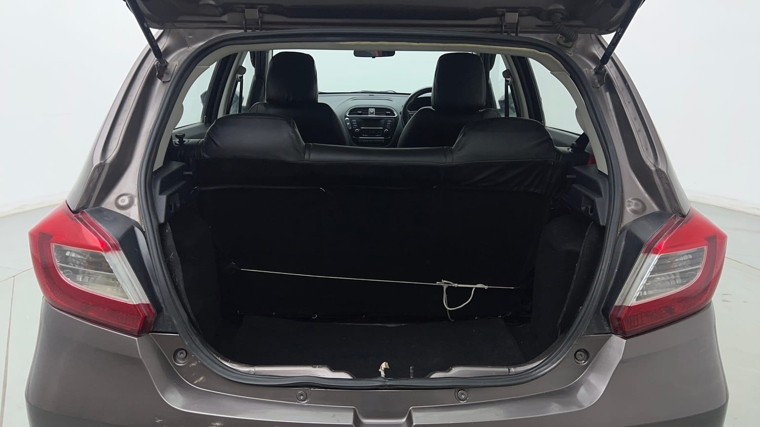 Used 2018 Tata Tiago XZ CNG (Outside Fitted) Cng Manual interior DICKY INSIDE VIEW