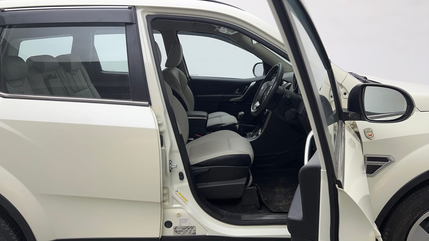 Used 2021 Mahindra XUV500 W7 Diesel Manual interior RIGHT SIDE FRONT DOOR CABIN VIEW