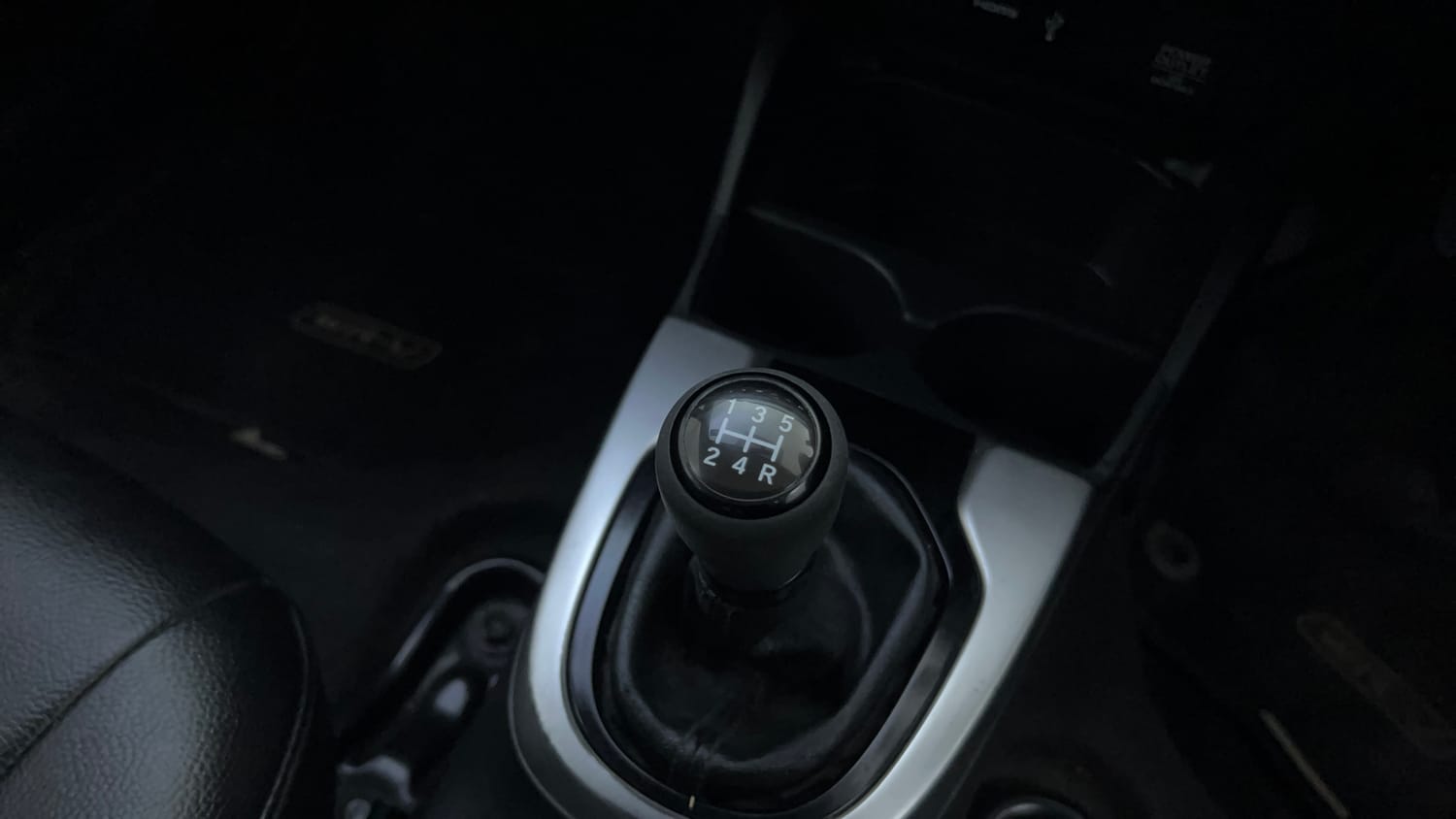 Used 2019 Honda WR-V VX MT Petrol Petrol Manual interior GEAR  KNOB VIEW