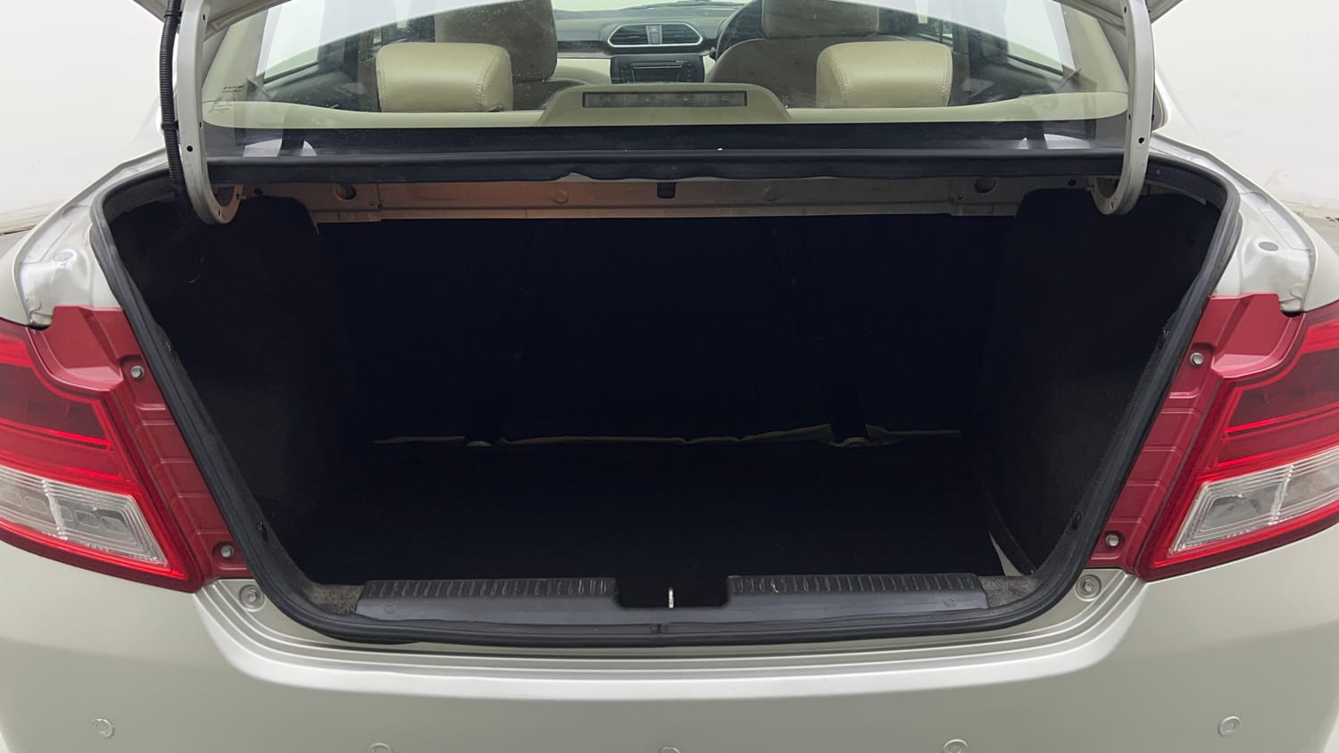 Used 2019 Maruti Suzuki Dzire VXi Petrol Manual interior DICKY INSIDE VIEW