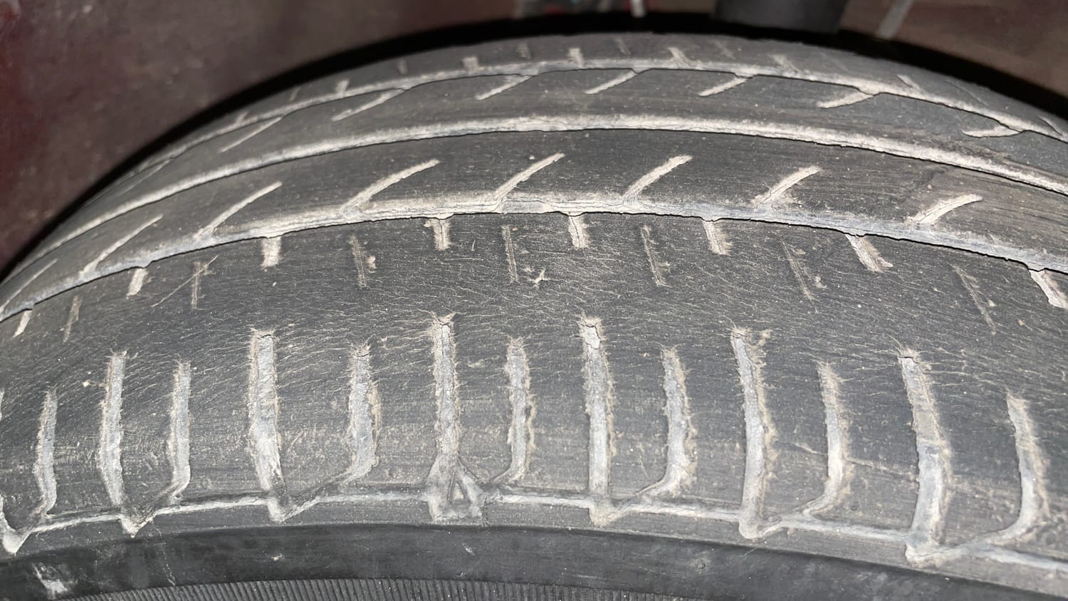 Used 2015 Hyundai Elite i20 Magna 1.2 Petrol Manual tyres RIGHT FRONT TYRE TREAD VIEW