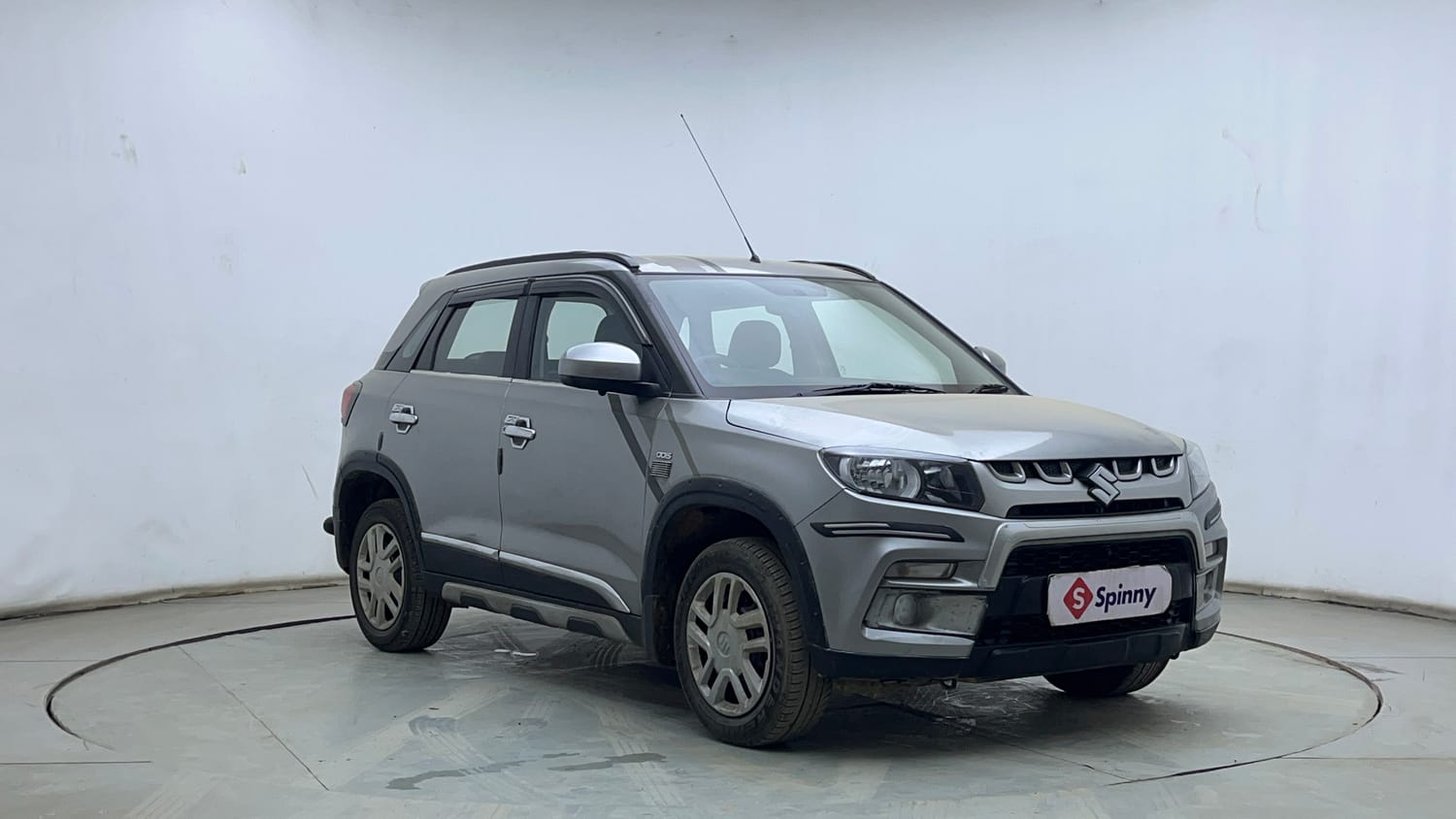 Used 2017 Maruti Suzuki Vitara Brezza VDi (O) Diesel Manual exterior RIGHT FRONT CORNER VIEW
