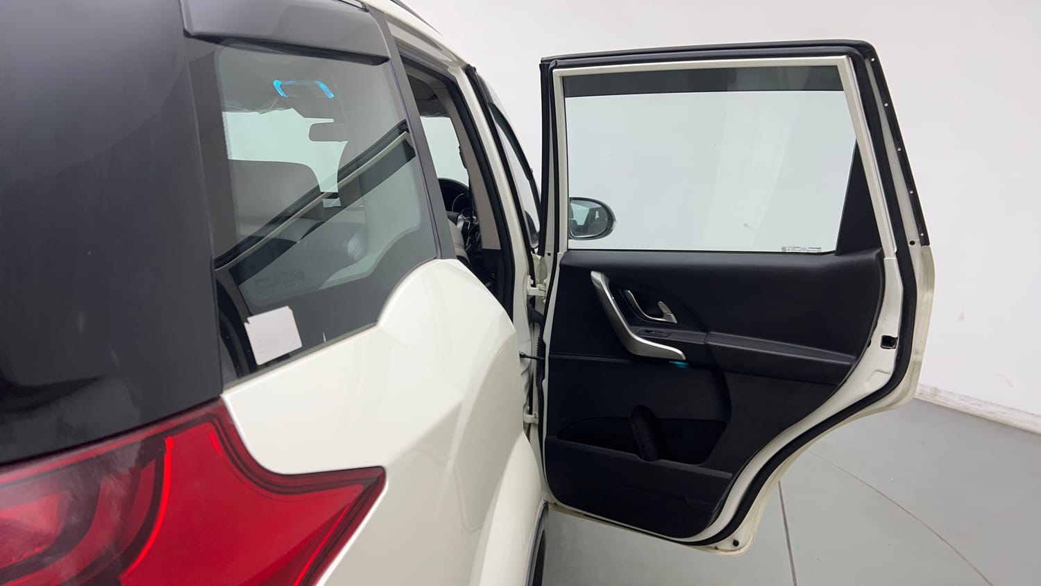 Used 2021 Mahindra XUV500 W7 Diesel Manual interior RIGHT REAR DOOR OPEN VIEW