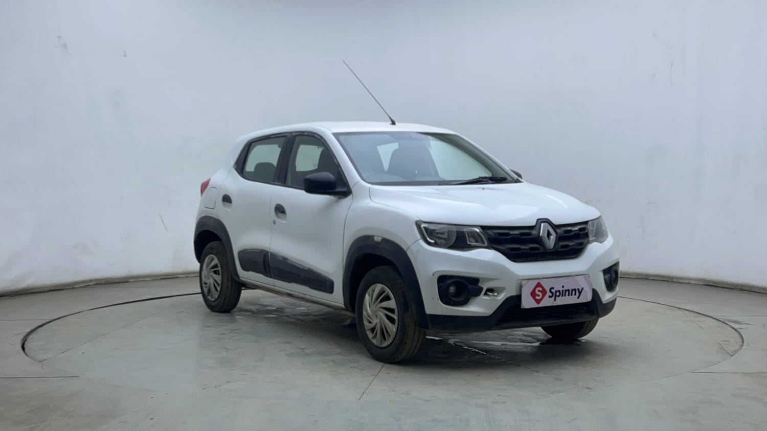 Used 2016 Renault Kwid RXT Petrol Manual exterior RIGHT FRONT CORNER VIEW