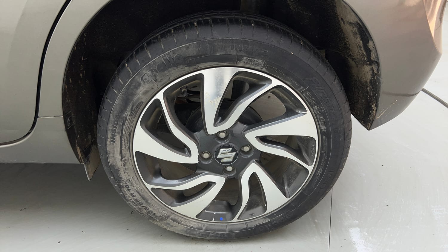 Used 2020 Maruti Suzuki Baleno Zeta Automatic Petrol Automatic tyres LEFT REAR TYRE RIM VIEW