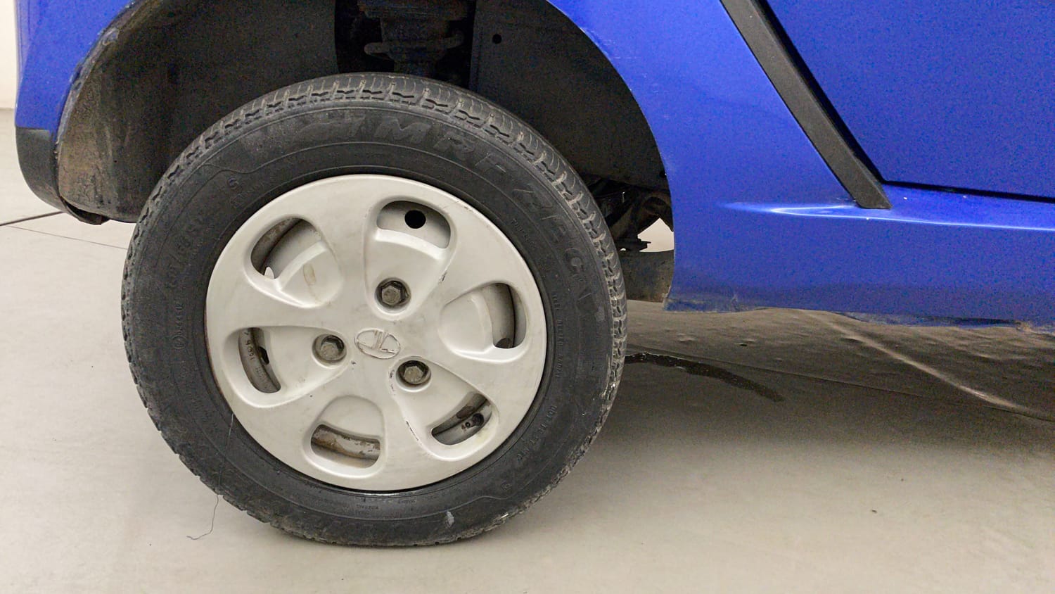 Used 2015 Tata Nano Twist XT Petrol Manual tyres RIGHT REAR TYRE RIM VIEW