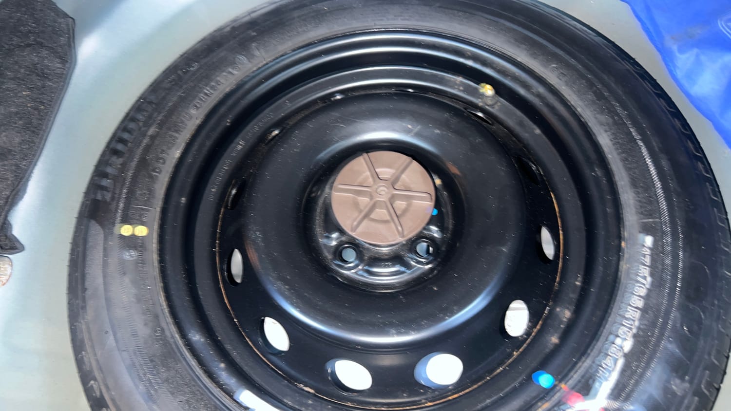 Used 2021 Maruti Suzuki Ignis Zeta 1.2 AMT Petrol Automatic tyres SPARE TYRE VIEW